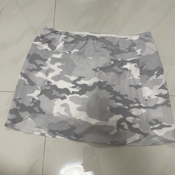 Positive orange tennis skirt - Picture 4 of 5